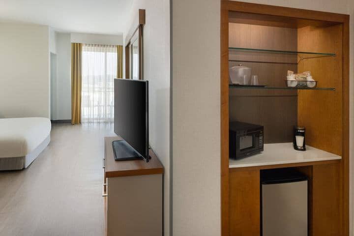 Room 10 of 48