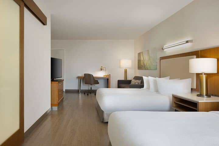 Room 9 of 48