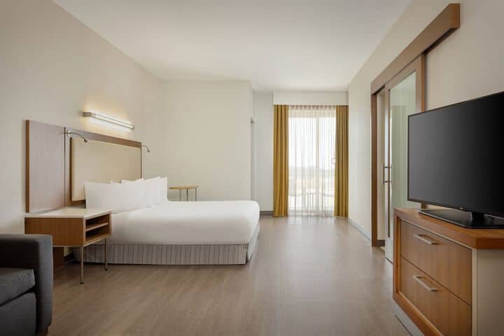 Room 6 of 48