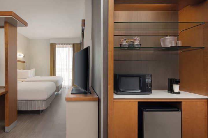 Room 13 of 48