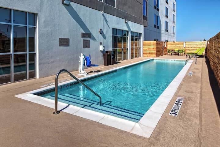 Pool 12 of 28