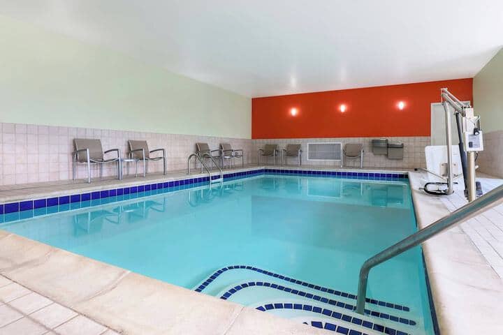 Pool 21 of 37