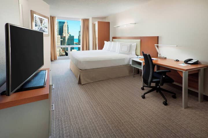 Room 3 of 40