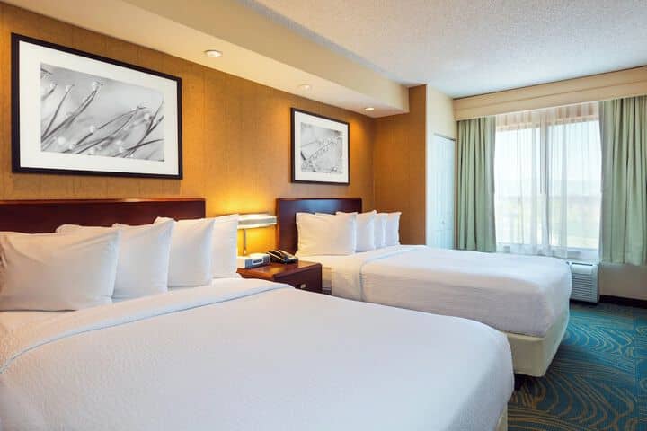 Room 16 of 37