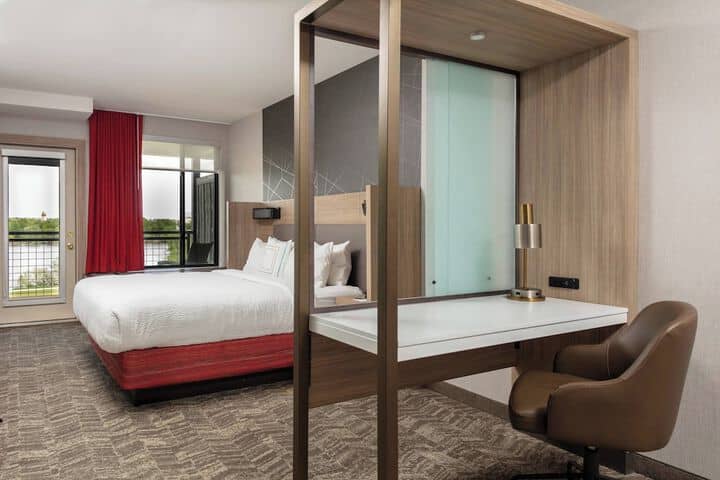 Room 8 of 23