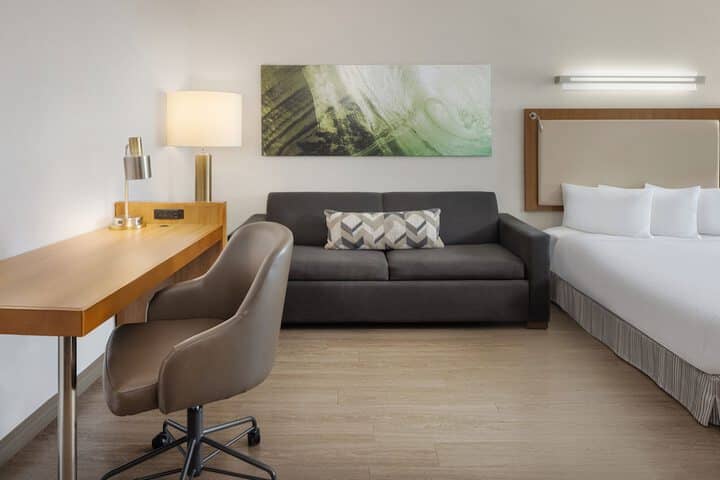 Room 12 of 48