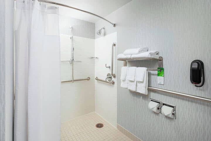 Room 12 of 40