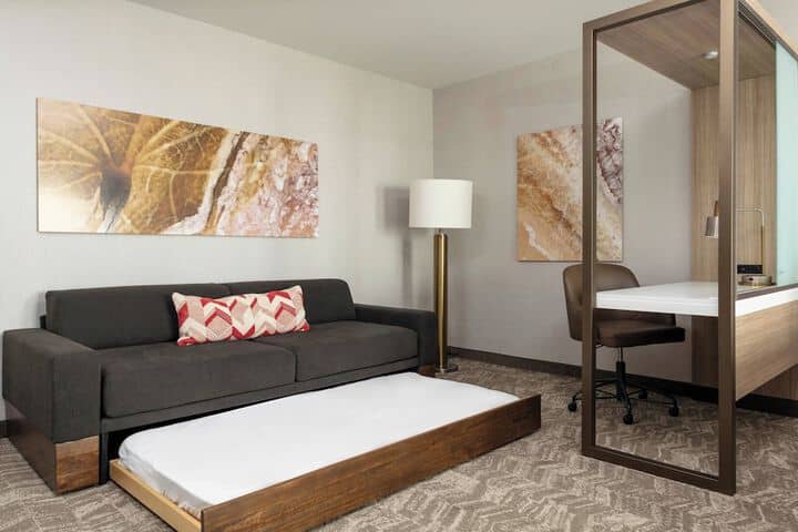 Room 6 of 23