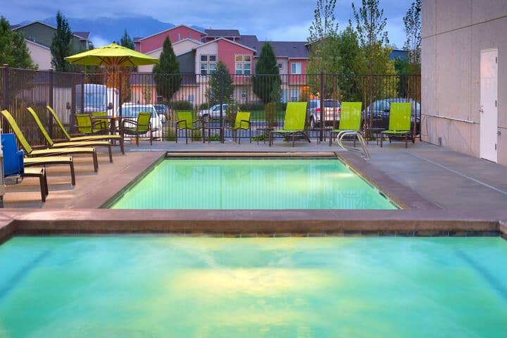 Pool 13 of 28