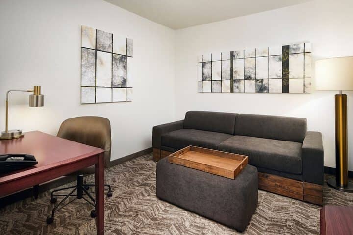 Room 12 of 37