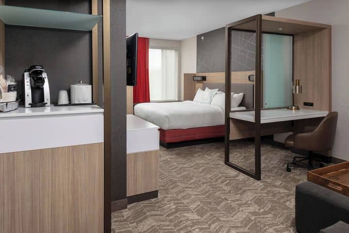 Room 9 of 23