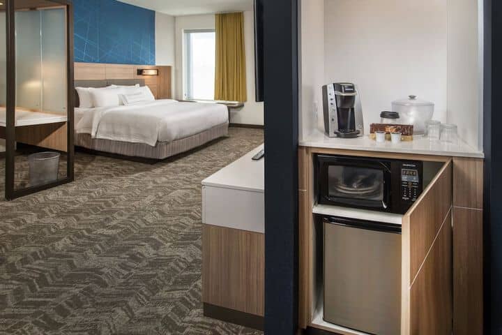Room 6 of 27