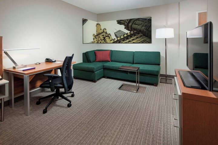 Room 9 of 40