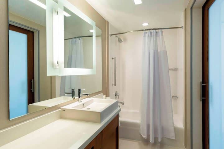 Room 21 of 48