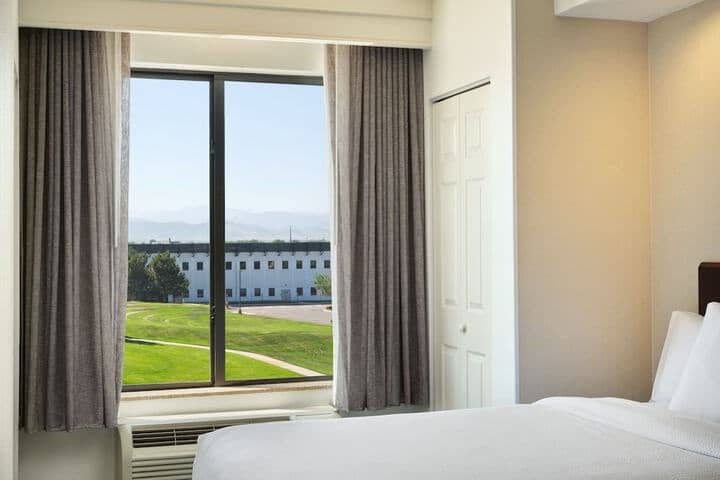 Room 10 of 37